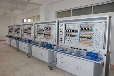 喜訊 鄂爾多斯國(guó)家公辦院校投放16名3+2統(tǒng)招大專計(jì)劃，涵蓋航空高鐵、幼師、護(hù)理及機(jī)電設(shè)備專業(yè)，名額有限，畢業(yè)即安置